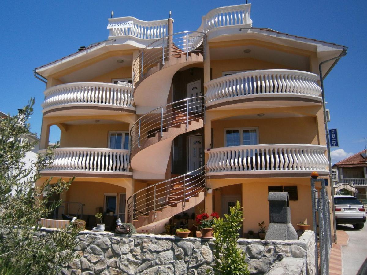 Apartments With A Parking Space Vodice - 13973 Exterior foto