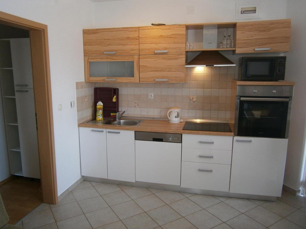 Apartments With A Parking Space Vodice - 13973 Exterior foto